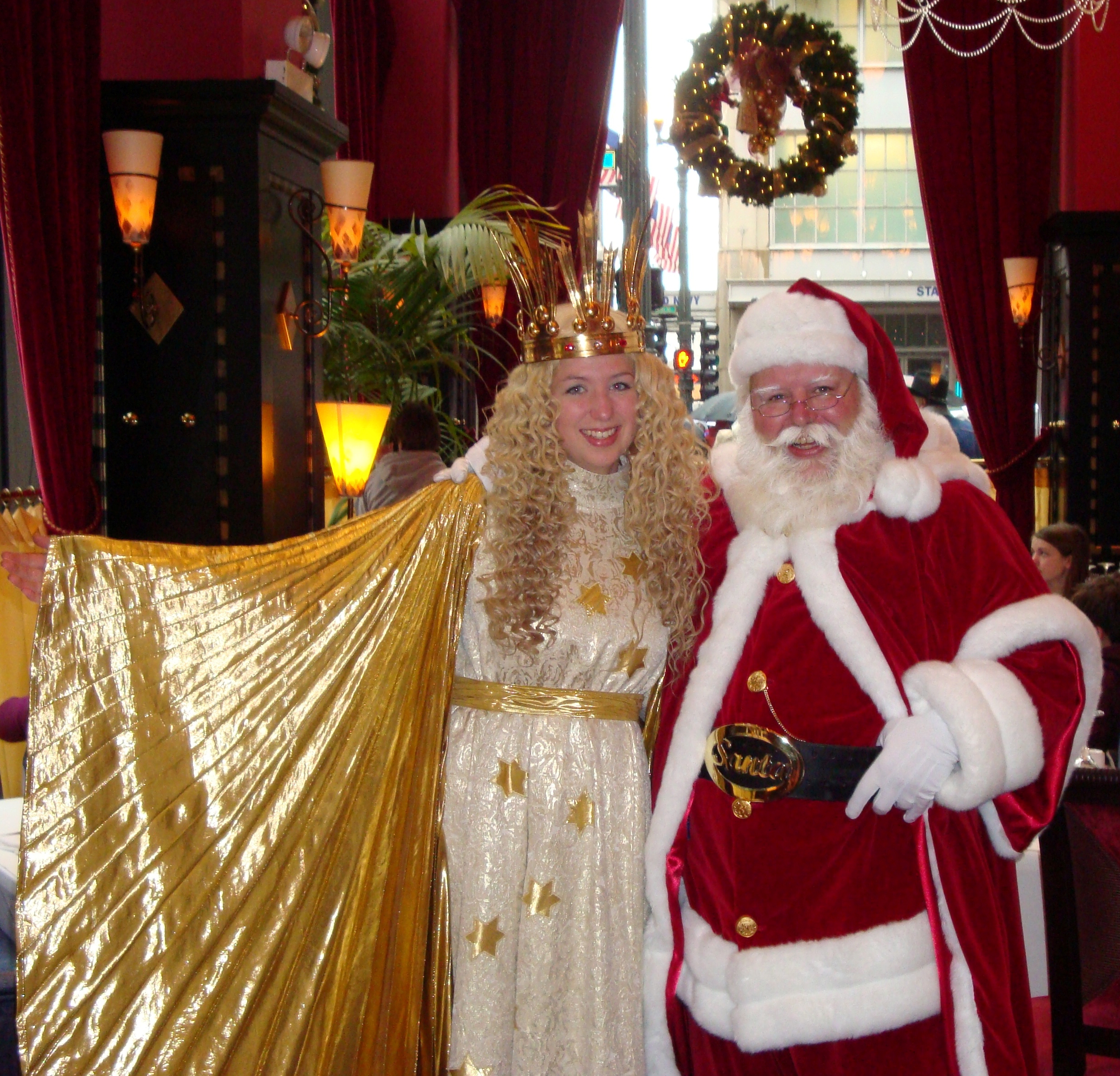 Das Christkind und Santa Claus auf dem Chicagoer Weihnachtsmarkt