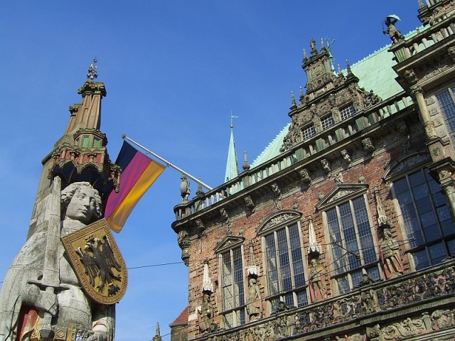 Marktplatz Bremen - Roland, Rathaus Flagge